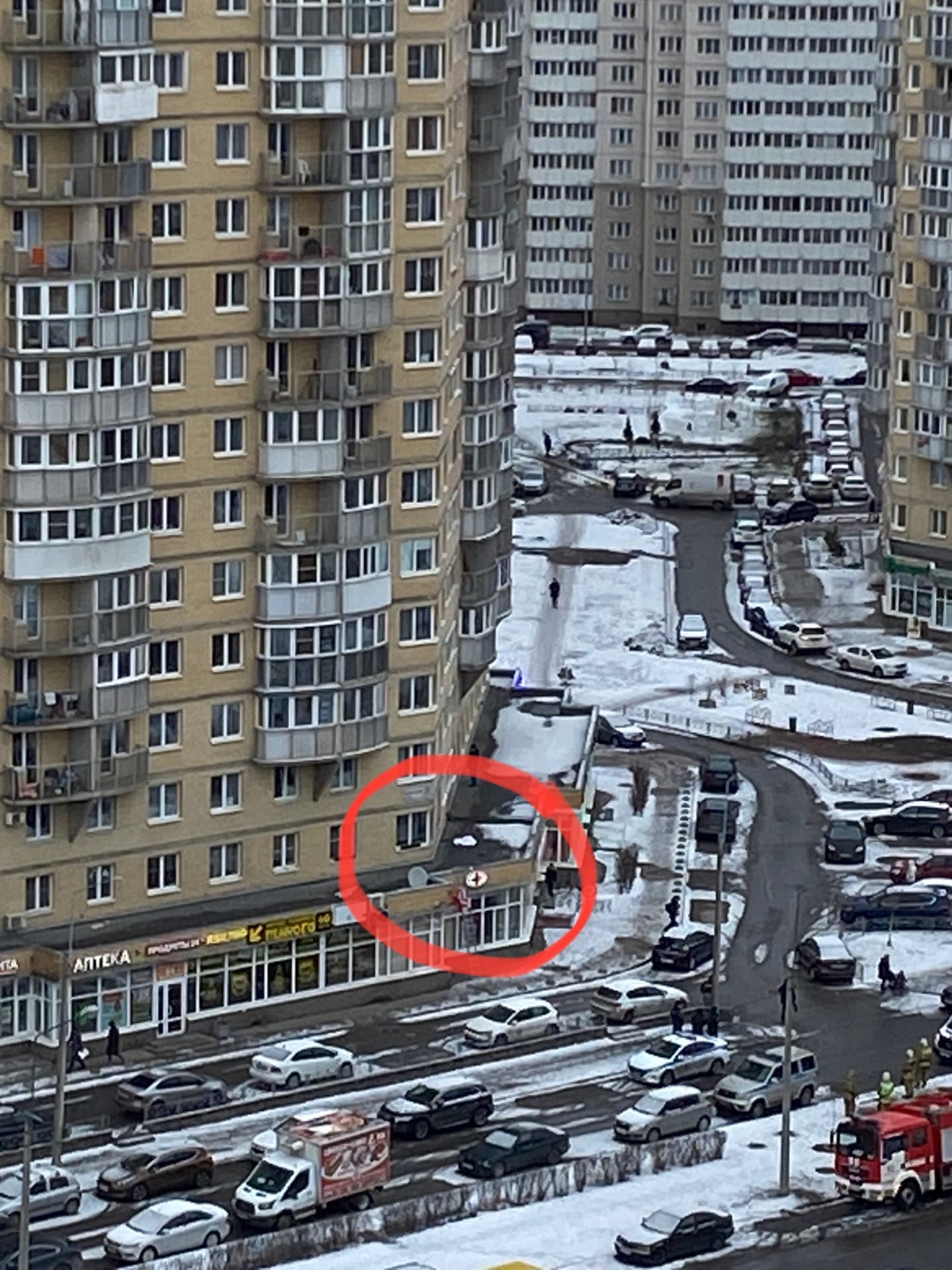 Живу на 15 этаже. Девочка выпала из окна. Окна многоэтажек. Вид из окна 13 этаж.