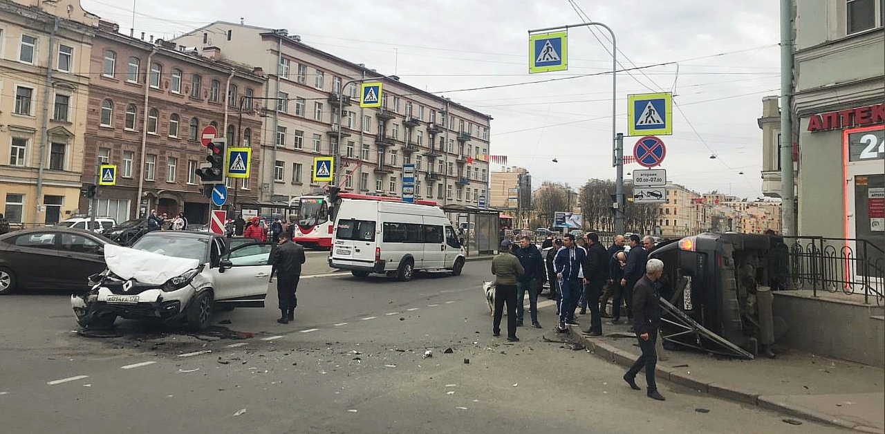 После пр. Авария на Лиговском проспекте. ДТП на Лиговском проспекте. ДТП Лиговский проспект. Авария на Лиговском проспекте вчера.