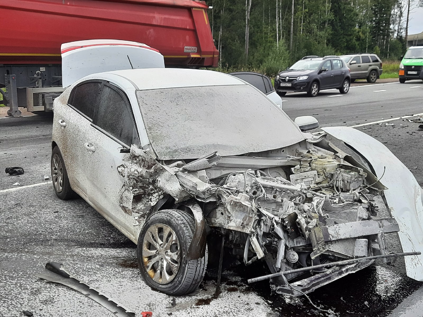 KIA не проскочила перед ГАЗоном и загорелась на Зеленогорском шоссе —  Мегаполис