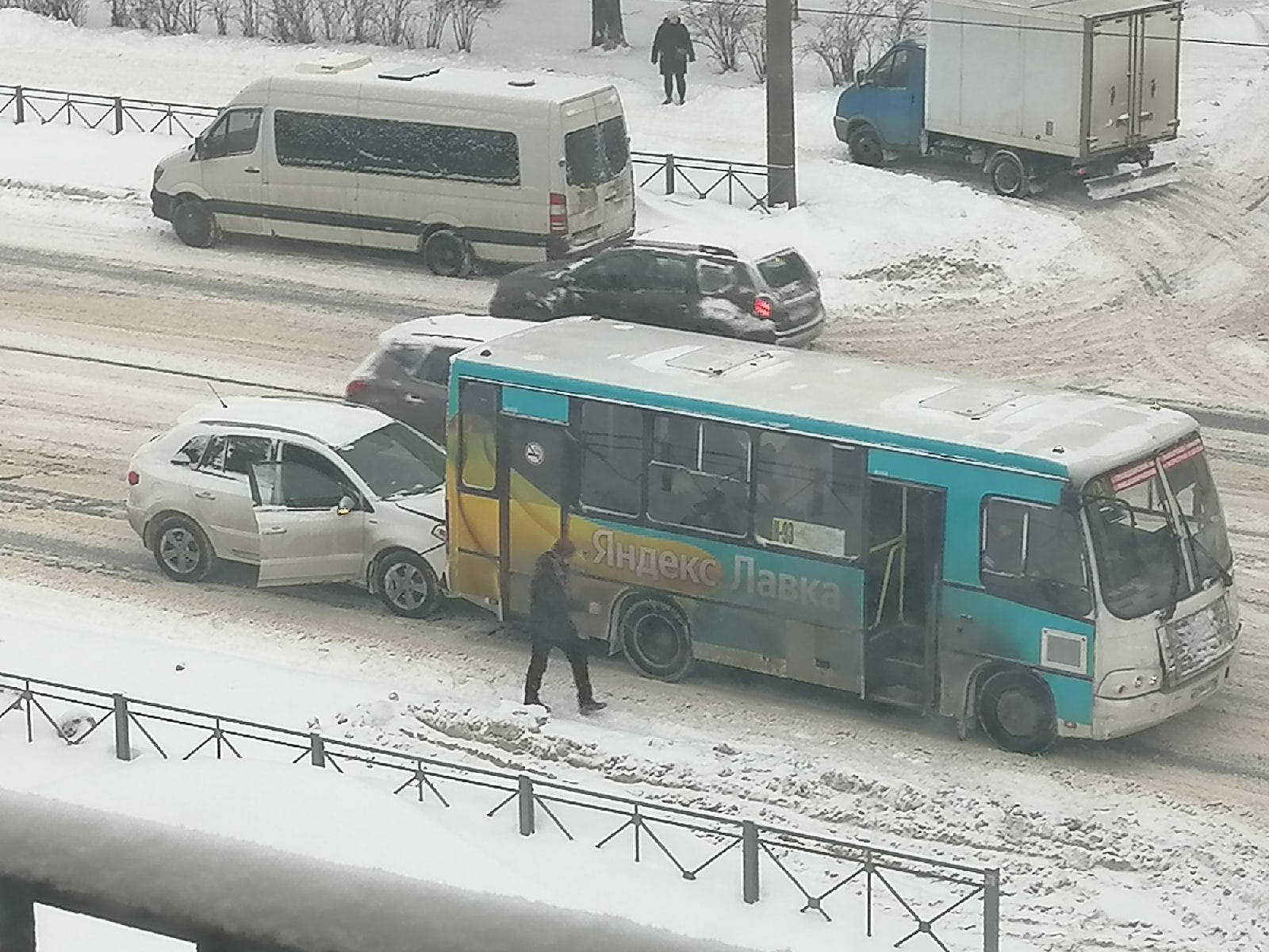 Десятка» становится нормой? Метель спровоцировала в Петербурге 10-балльные  пробки и множество ДТП — Мегаполис