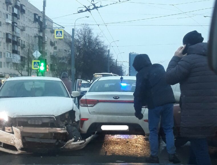 Происшествия спб за сутки. Санкт Петербург авария 21.02.2018. Автоавария в Санкт-Петербурге 2010г. ДТП Санкт-Петербург за сутки.