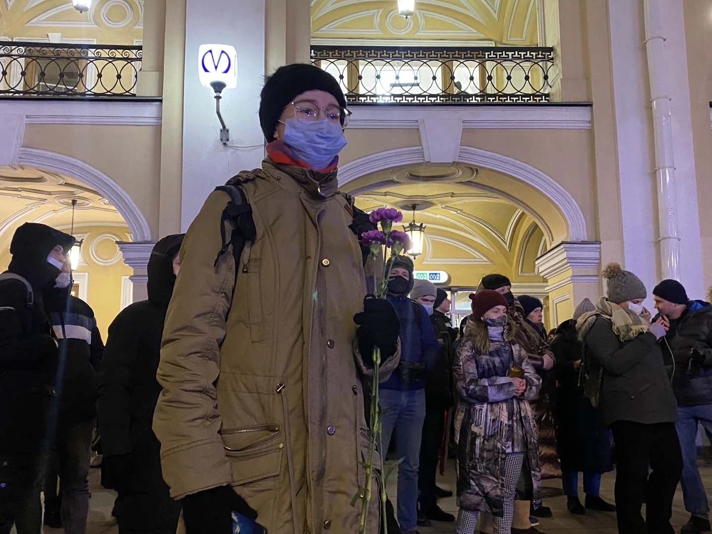 26 ноября петербург. Жители Петербурга. Военный Петербург. Митинг Питер 26 февраля. Митинг у Гостиного двора сегодня.