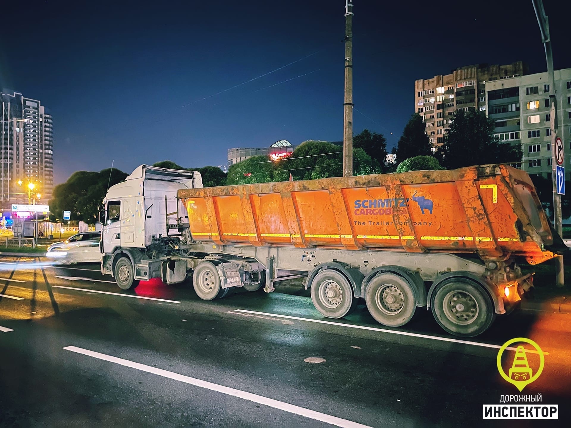 Пойманный пьяным водитель большегруза обгадился в патрульной машине на  проспекте Культуры — Мегаполис