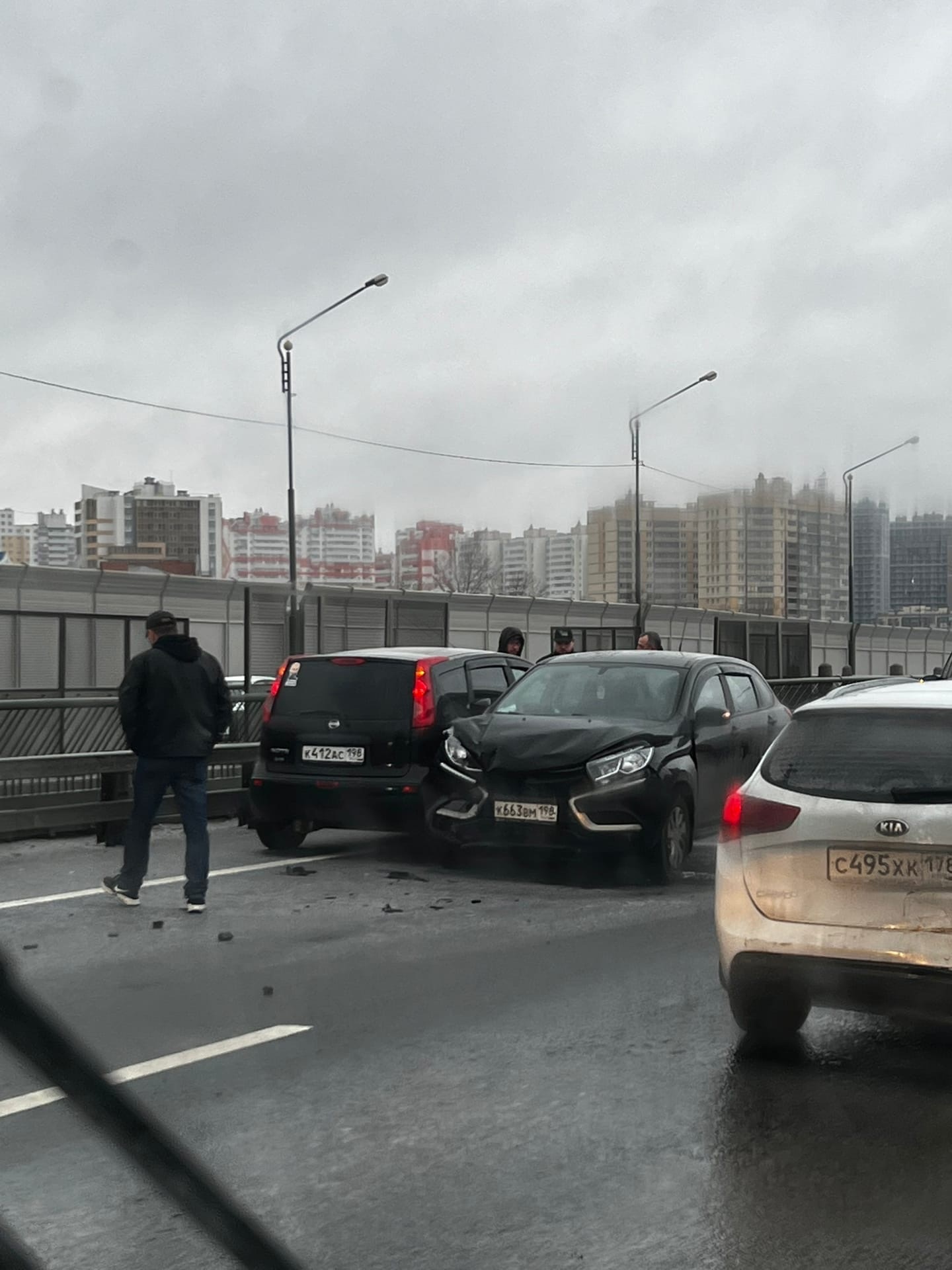 Не менее семи машин столкнулись на Московском шоссе в Шушарах — Мегаполис