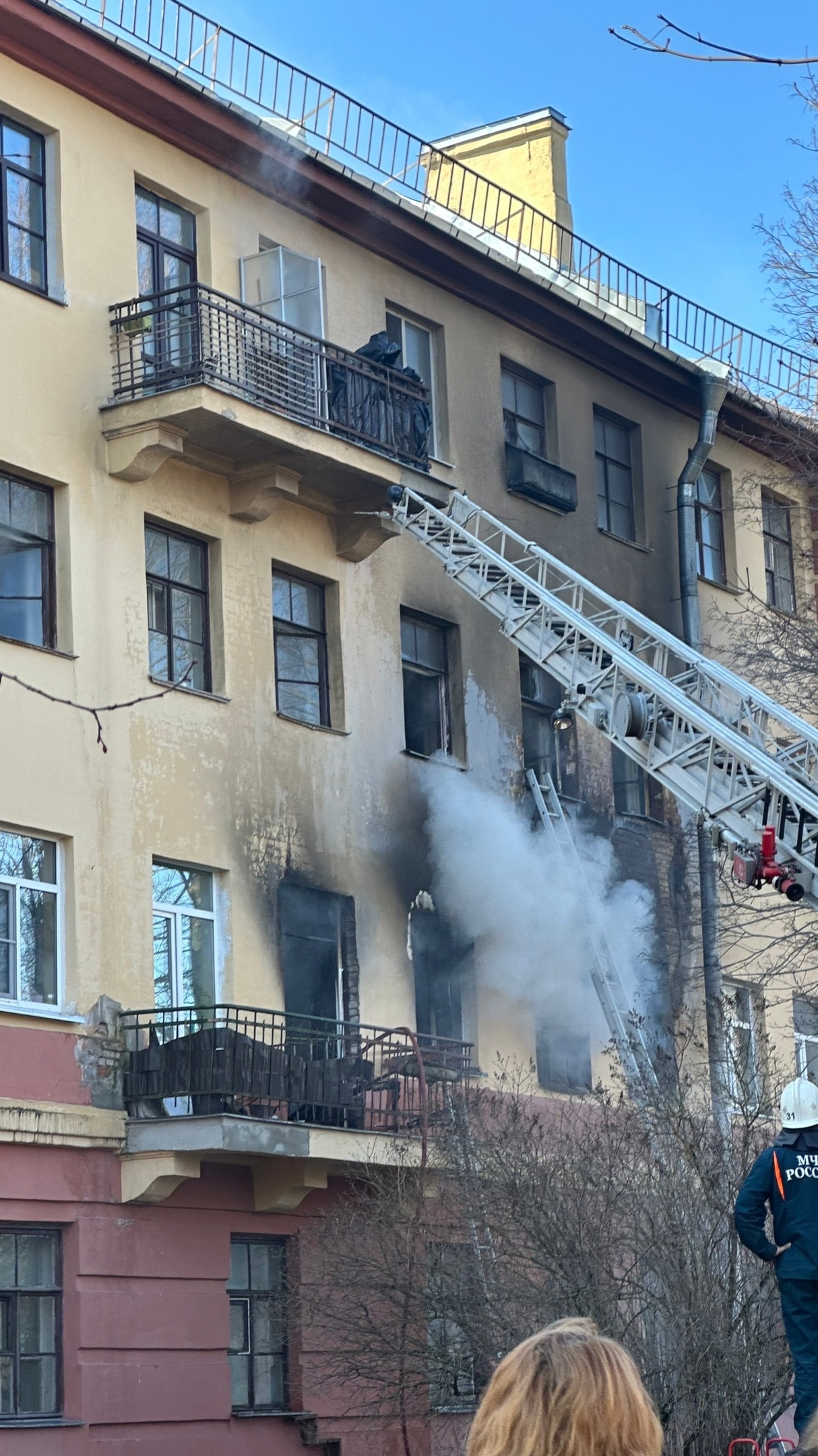 Мужчина погиб и две женщины пострадали в пожаре в Пушкине — Мегаполис