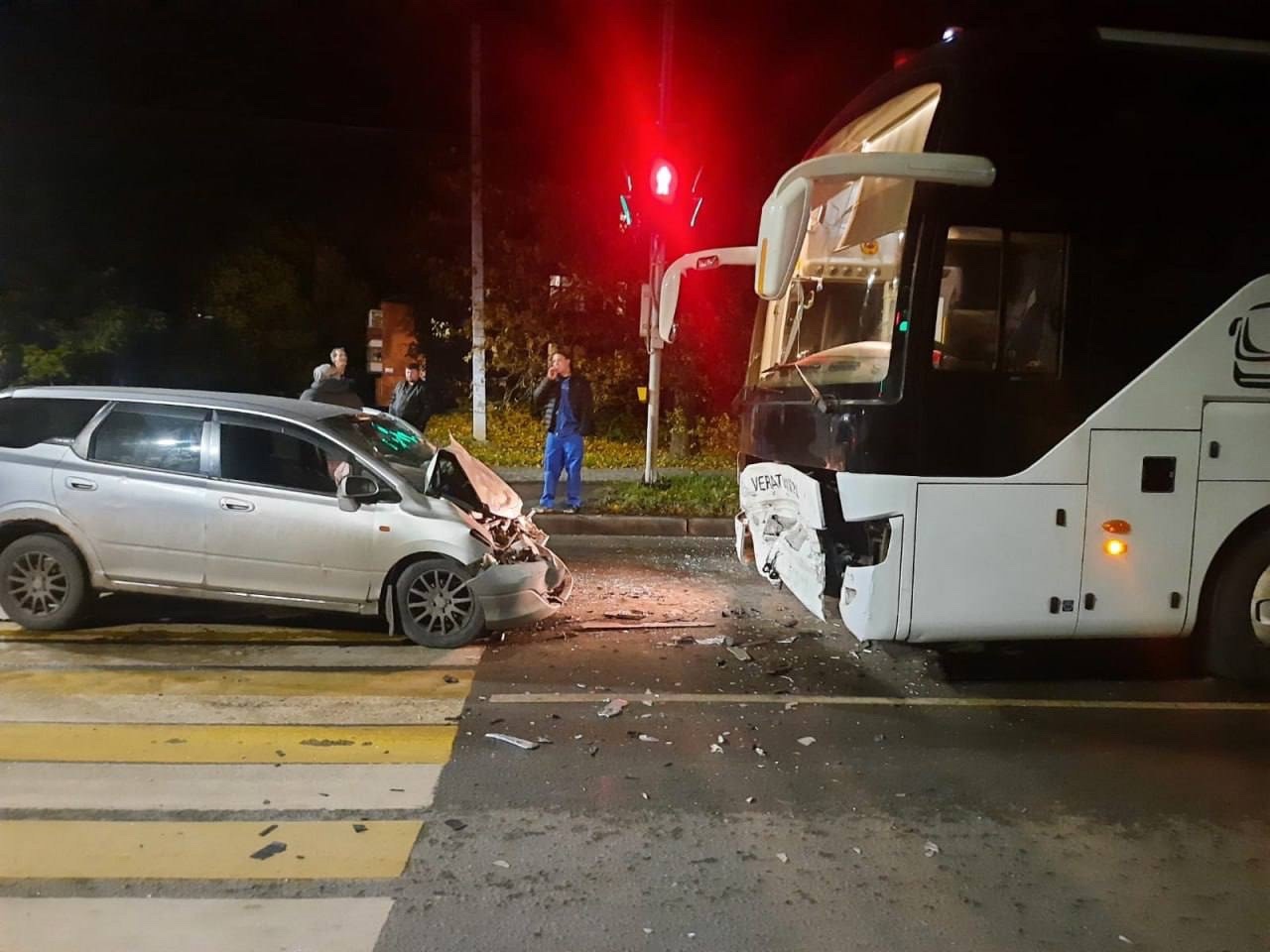 Водитель праворульной «Хонды», сгубивший пассажира в ДТП с автобусом в  Гатчине, стал фигурантом уголовного дела — Мегаполис