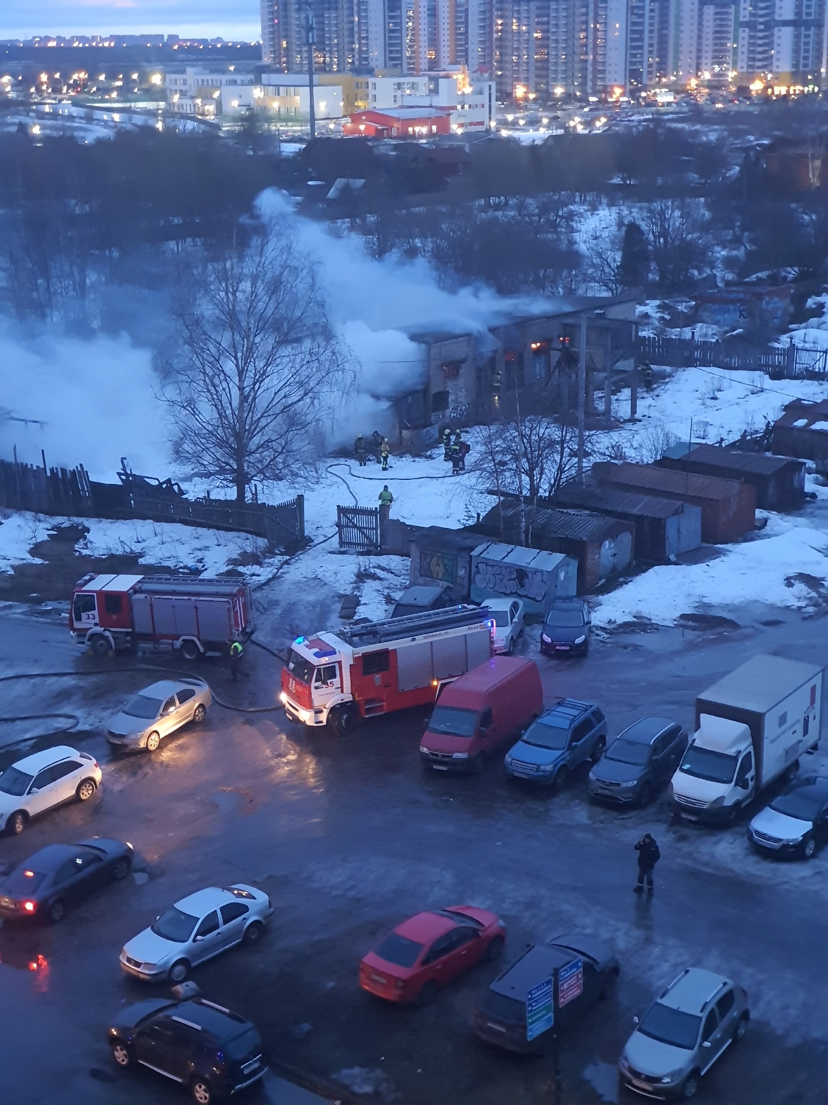 Двум жителям дома на проспекте Энергетиков потребовалась медпомощь после  пожара — Мегаполис