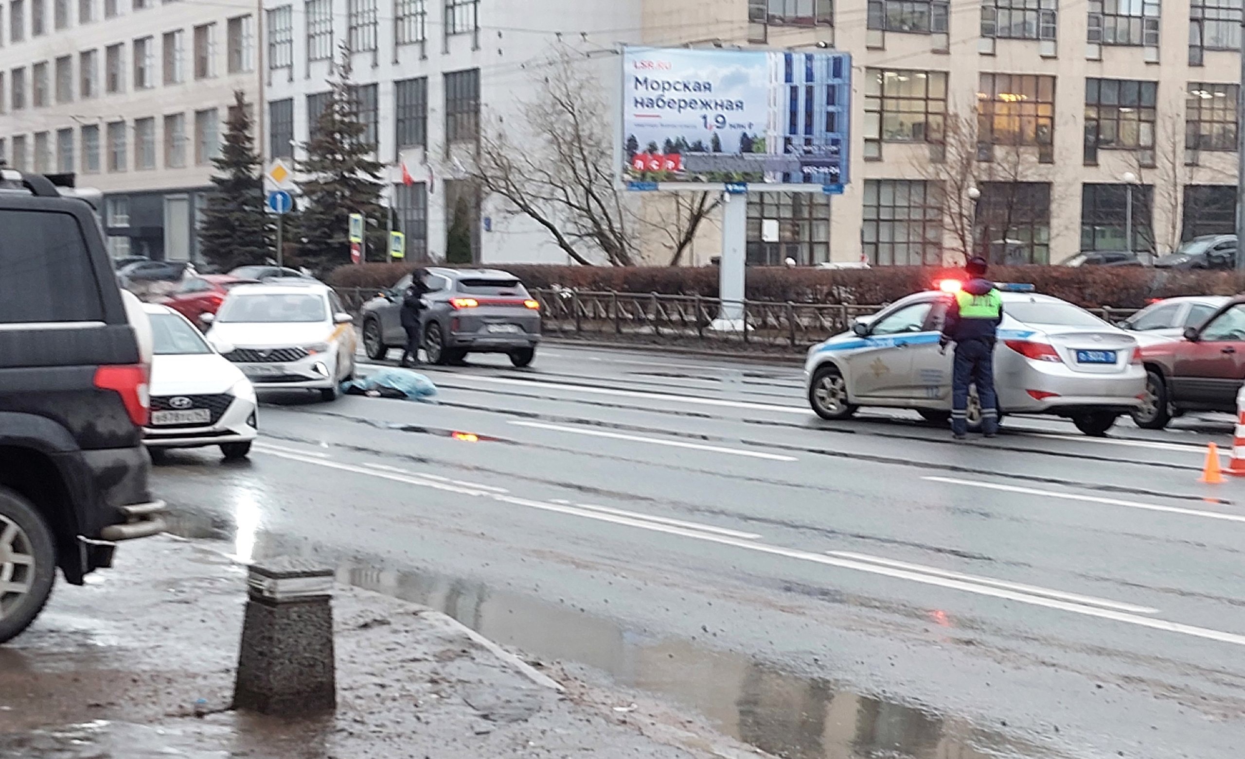 Пенсионерка погибла под колесами «Эксида» на Кантемировской улице —  Мегаполис