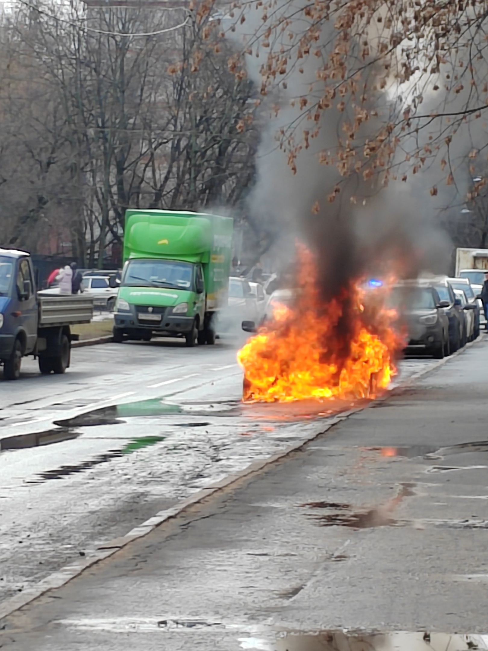 БМВ» выгорел на улице Харченко — Мегаполис