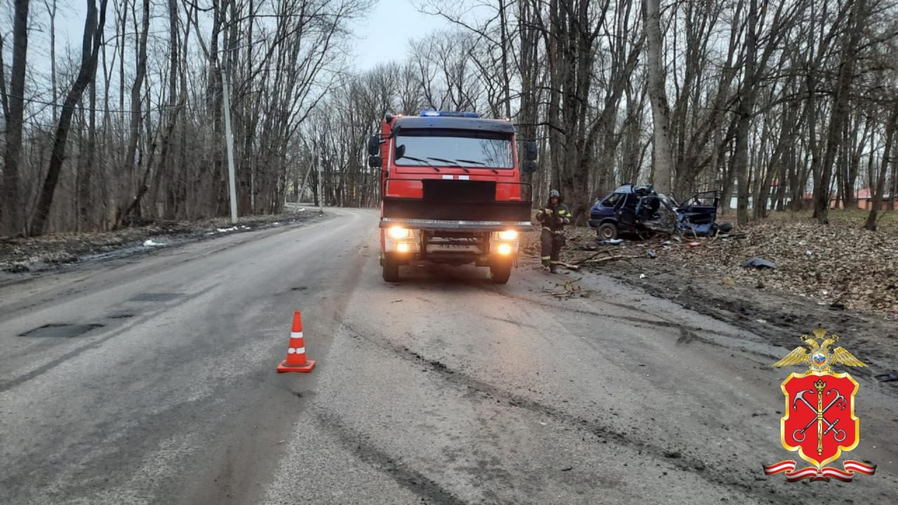 Курьер протаранил машину на перекрестке Суворовского и 3-ей Советской улицы  — Мегаполис