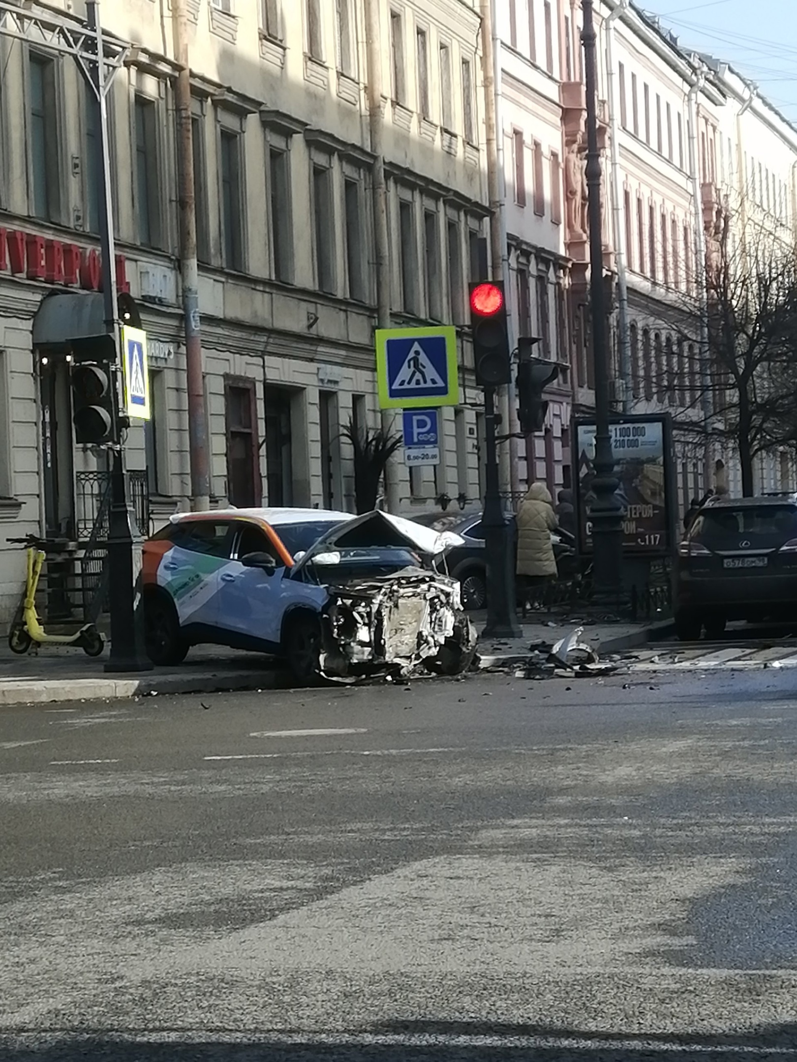 Четыре человека и девять машин пострадали в ночной серии ДТП у съезда с  внешнего кольца КАД на Шафировский проспект — Мегаполис