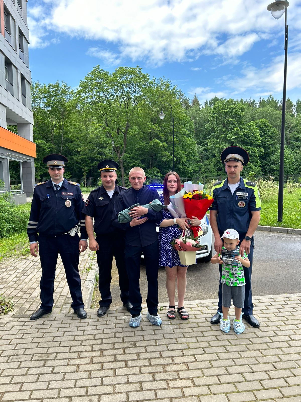 Инспекторы ДПС помогли роженице вовремя добраться до роддома в Ленобласти —  Мегаполис